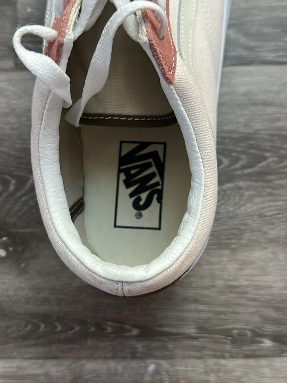 Vans Casual Low-Top Sneakers in Dusty Rose and White